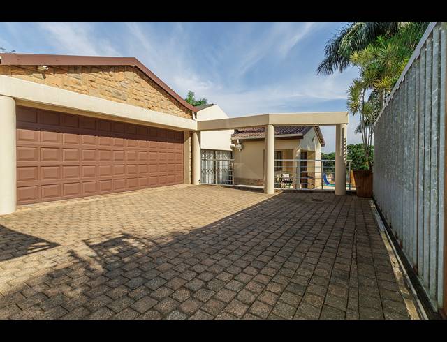 3 BEDROOM HOUSE FOR SALE IN COWIES HILL PARK